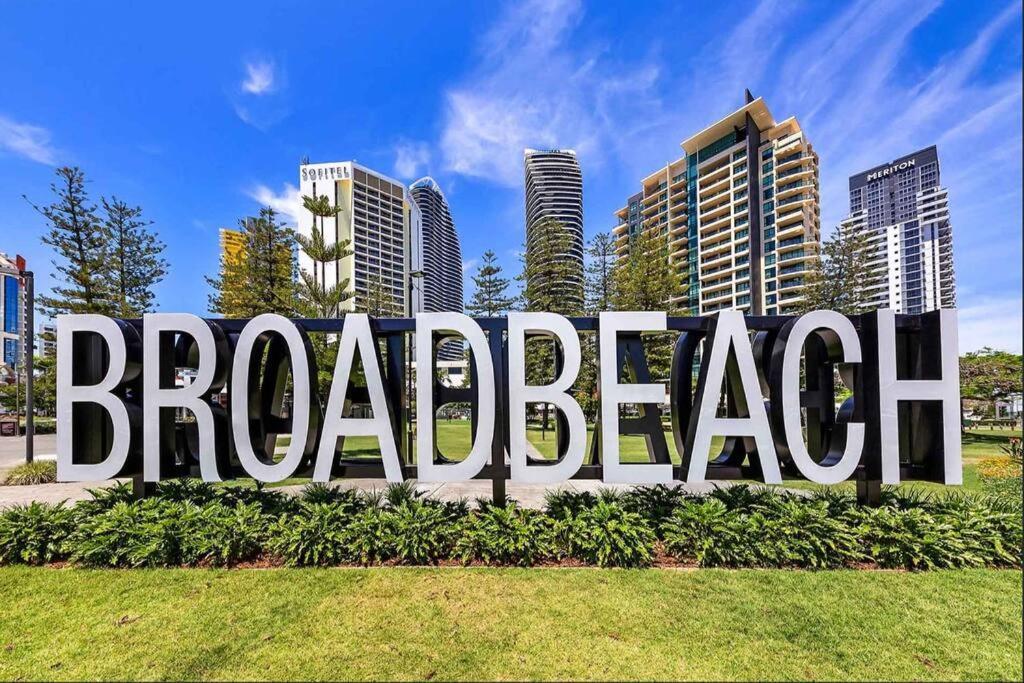 גולד קוסט Broadbeach Stunner Modern And Central מראה חיצוני תמונה
